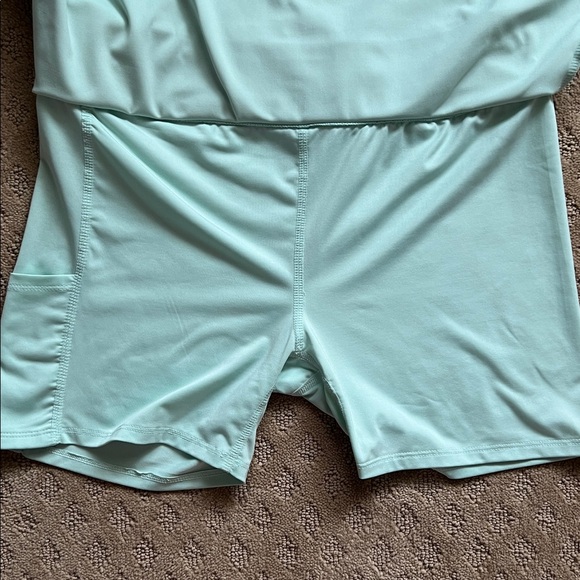 Tommy Bahama Golf Light Green Sleeveless Top and Skort Skirt Set - Picture 9 of 11